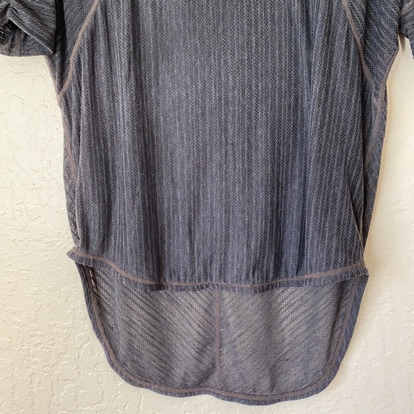 Prana short ruched sleeve high low top in grey - Picture 5 of 7